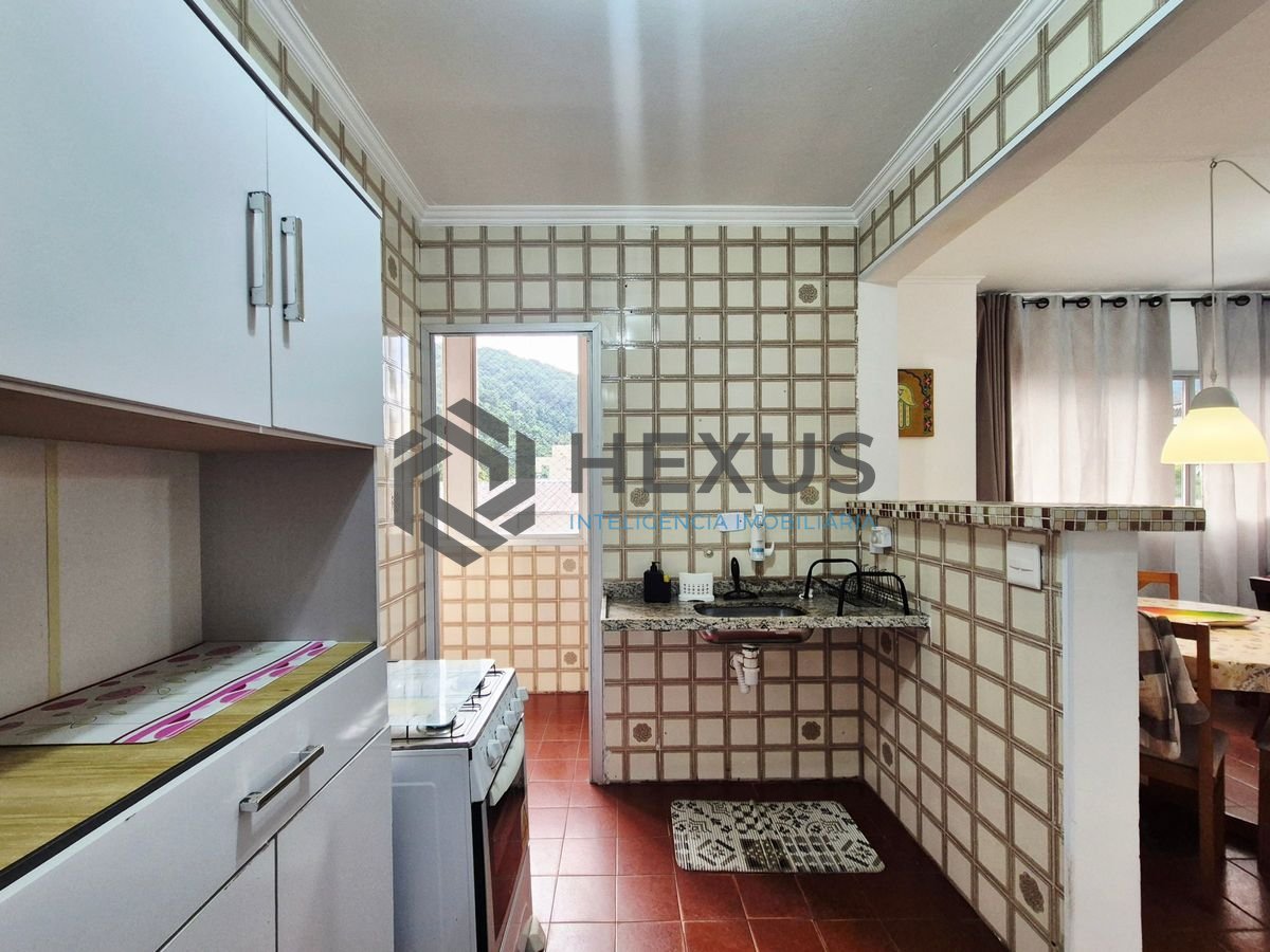 Foto 18 de Apartamento com varanda a 1 quadra da praia nas Pitangueiras, Guarujá