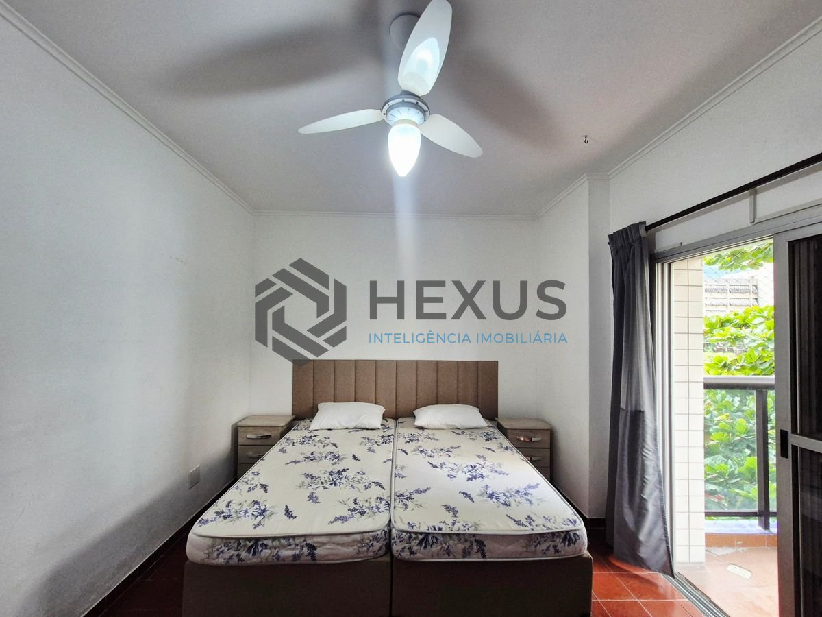 Foto 11 de Apartamento com varanda a 1 quadra da praia nas Pitangueiras, Guarujá