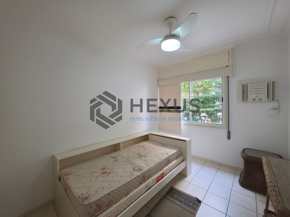 Foto 8 de Apartamento com varanda a 1 quadra da praia nas Pitangueiras, Guarujá
