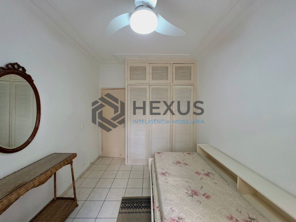 Foto 10 de Apartamento com varanda a 1 quadra da praia nas Pitangueiras, Guarujá