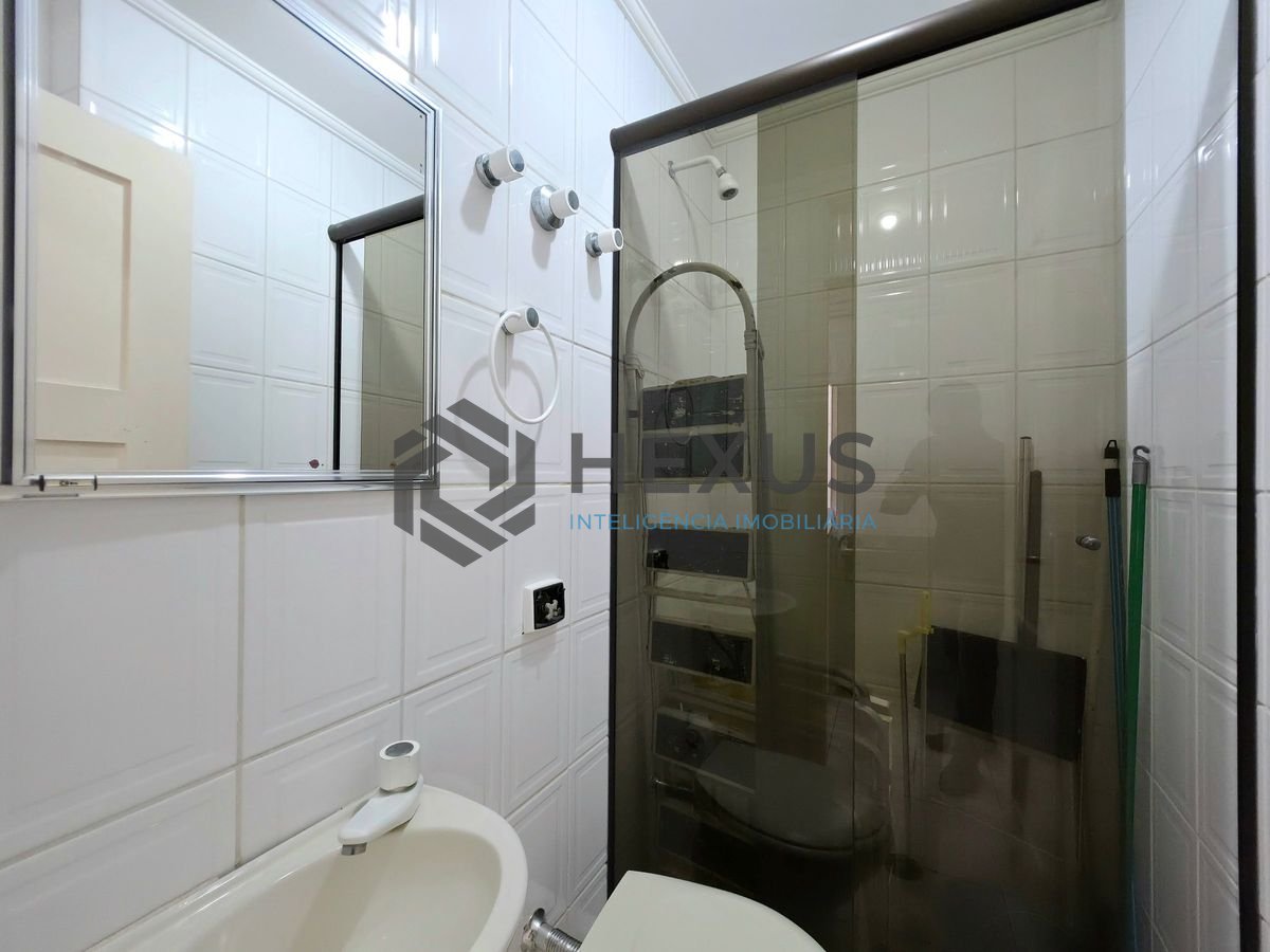 Foto 21 de Apartamento com varanda a 1 quadra da praia nas Pitangueiras, Guarujá