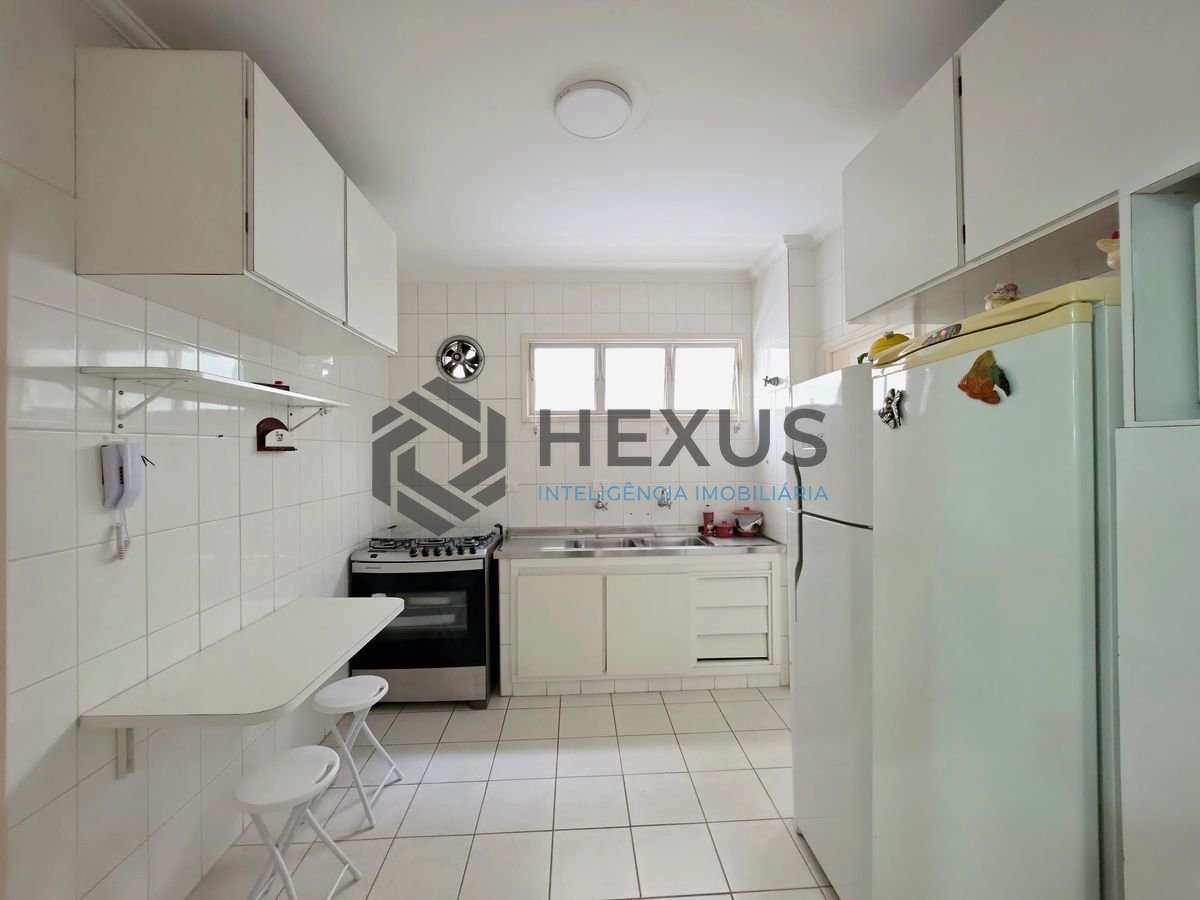 Foto 23 de Apartamento com varanda a 1 quadra da praia nas Pitangueiras, Guarujá