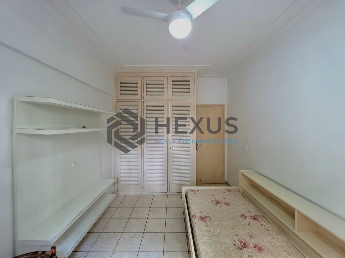 Foto 7 de Apartamento com varanda a 1 quadra da praia nas Pitangueiras, Guarujá