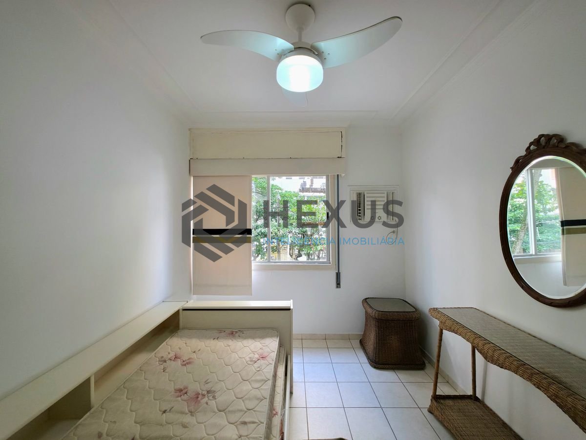 Foto 11 de Apartamento com varanda a 1 quadra da praia nas Pitangueiras, Guarujá