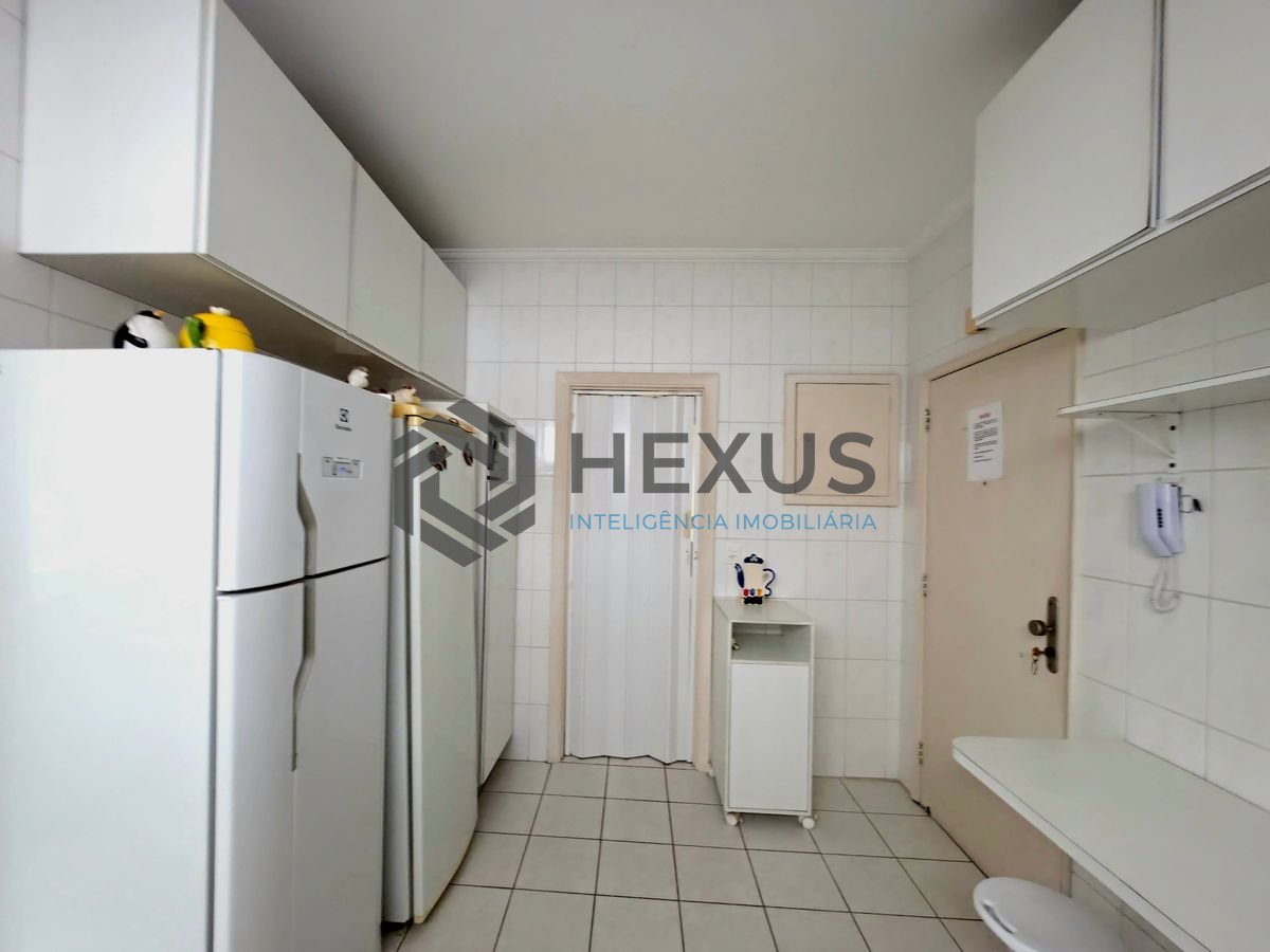 Foto 24 de Apartamento com varanda a 1 quadra da praia nas Pitangueiras, Guarujá