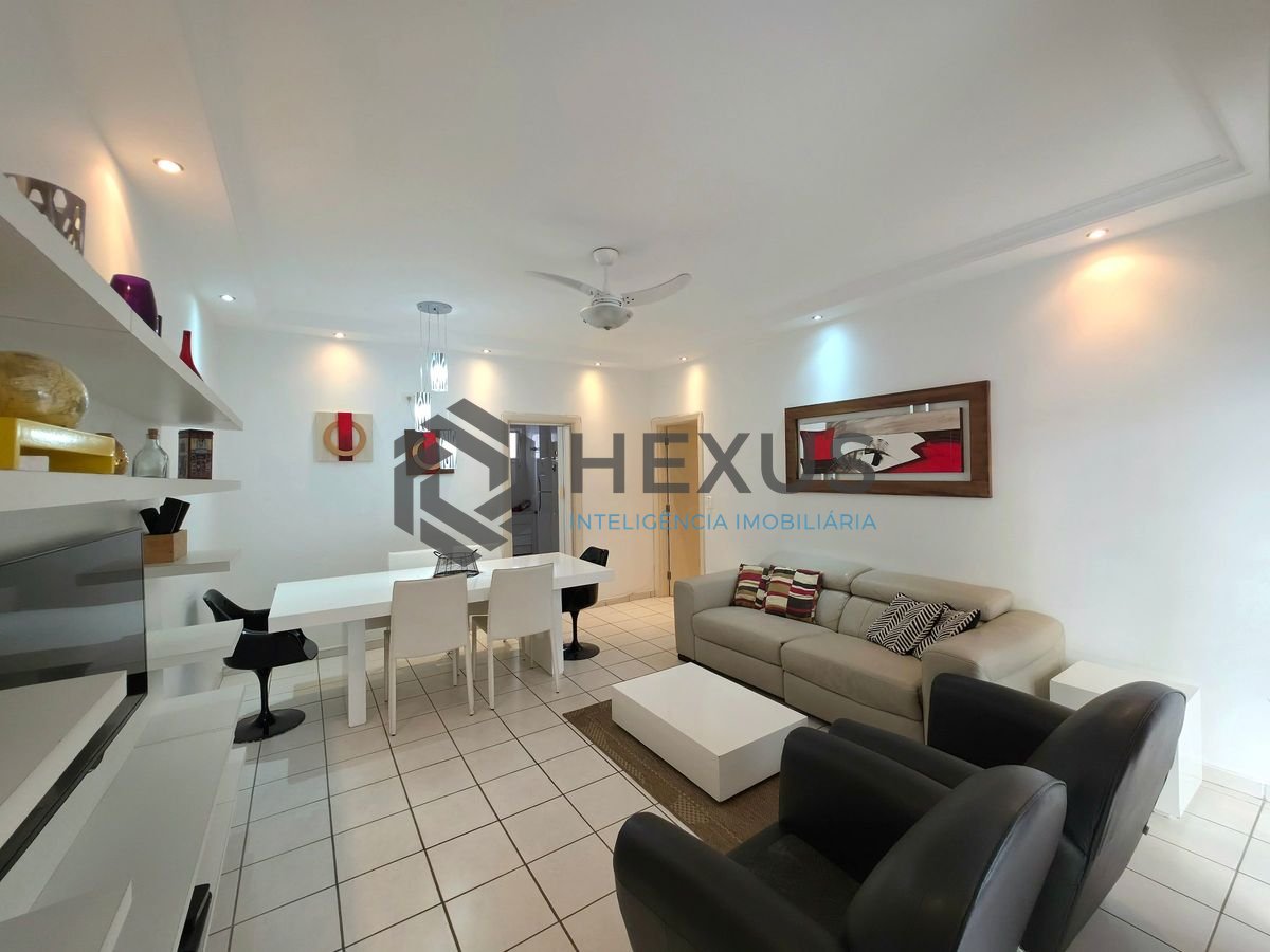 Foto 4 de Apartamento com varanda a 1 quadra da praia nas Pitangueiras, Guarujá