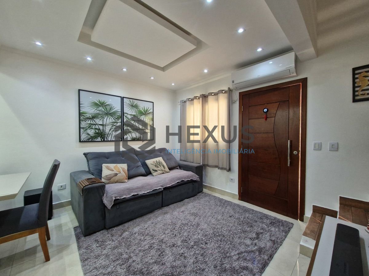 Foto 3 de Casa reformado com varanda na região da Helena Maria na Enseada, Guarujá