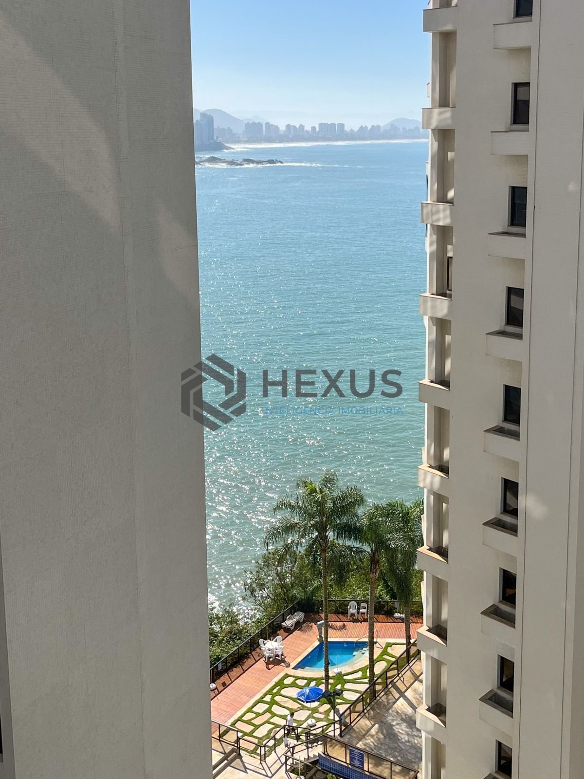 Foto 28 de Apartamento frente mar com varanda e lazer na região do Canto das Galhetas no Jardim Astúrias, Guarujá