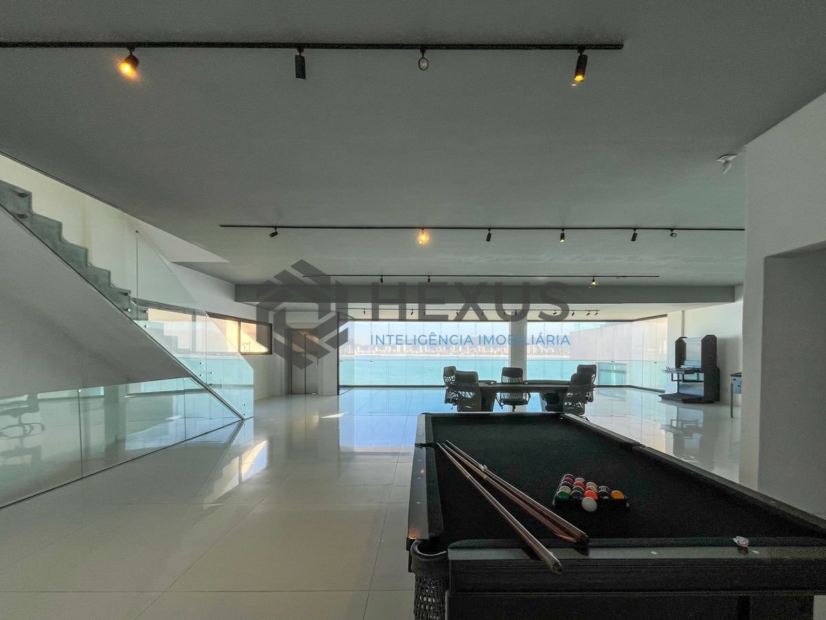 Foto 36 de Casa frente mar com piscina e garagem náutica na Peninsula, Guarujá, SP