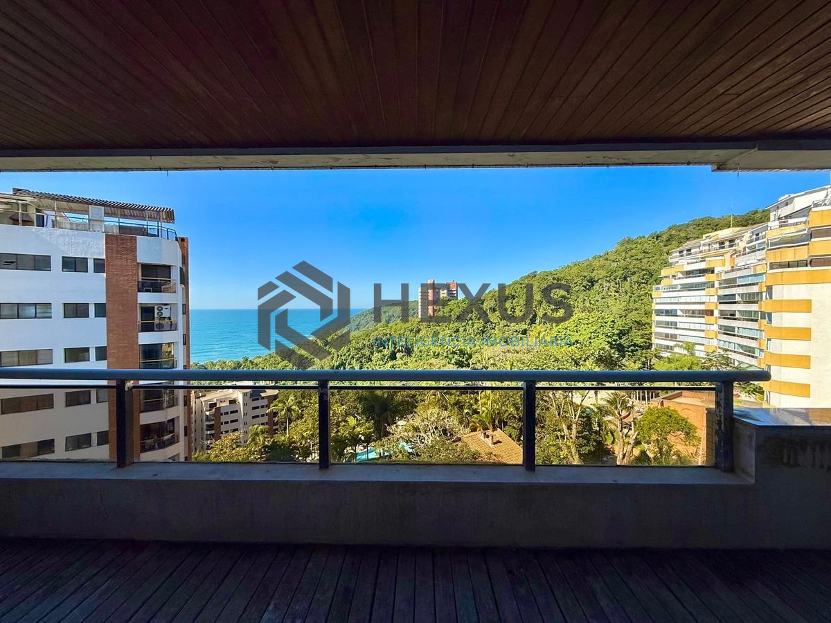 Foto 3 de Apartamento com varanda vista mar e lazer na beira mar no Morro Sorocotuba na Enseada, Guarujá