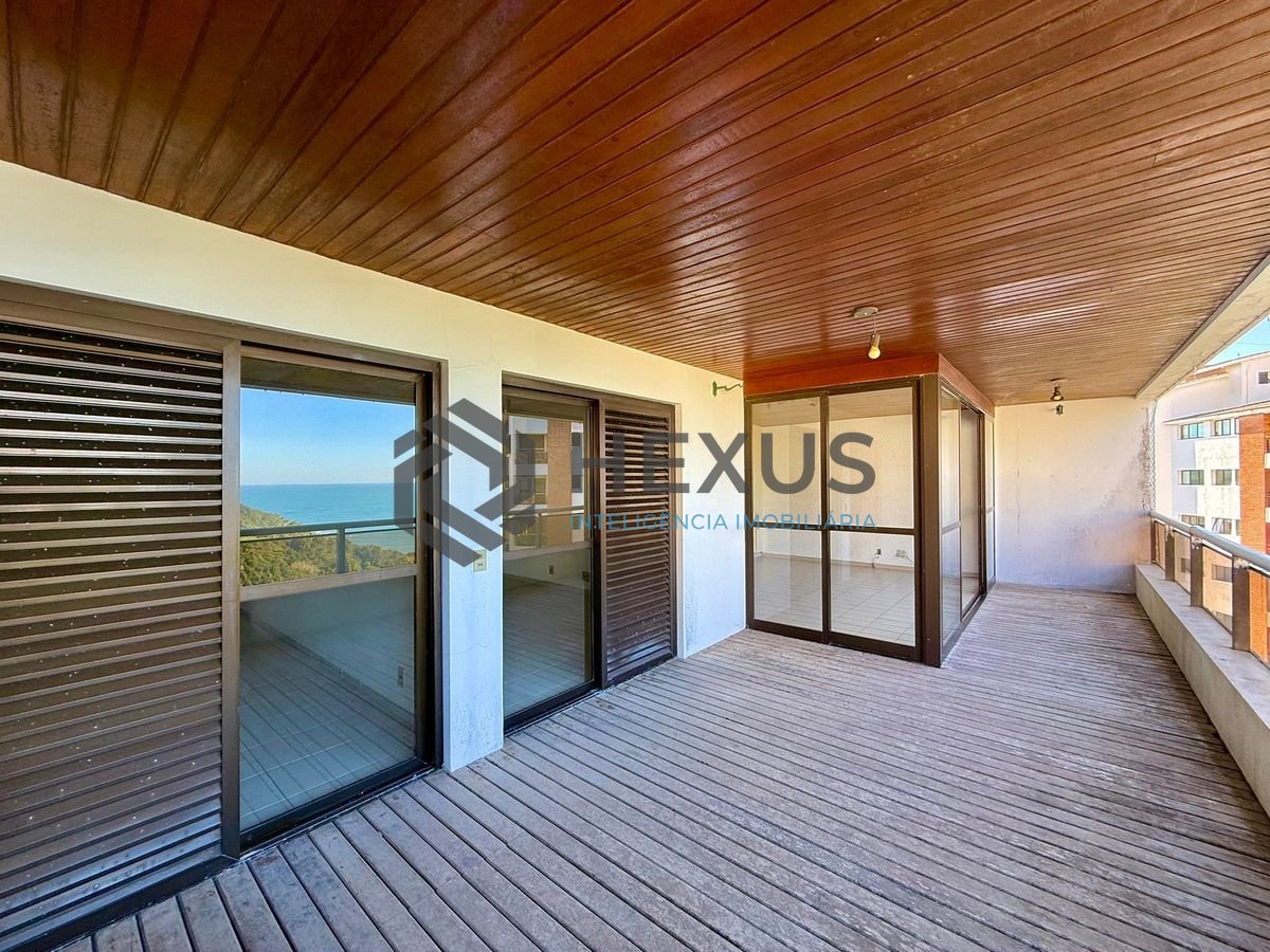 Foto 4 de Apartamento com varanda vista mar e lazer na beira mar no Morro Sorocotuba na Enseada, Guarujá