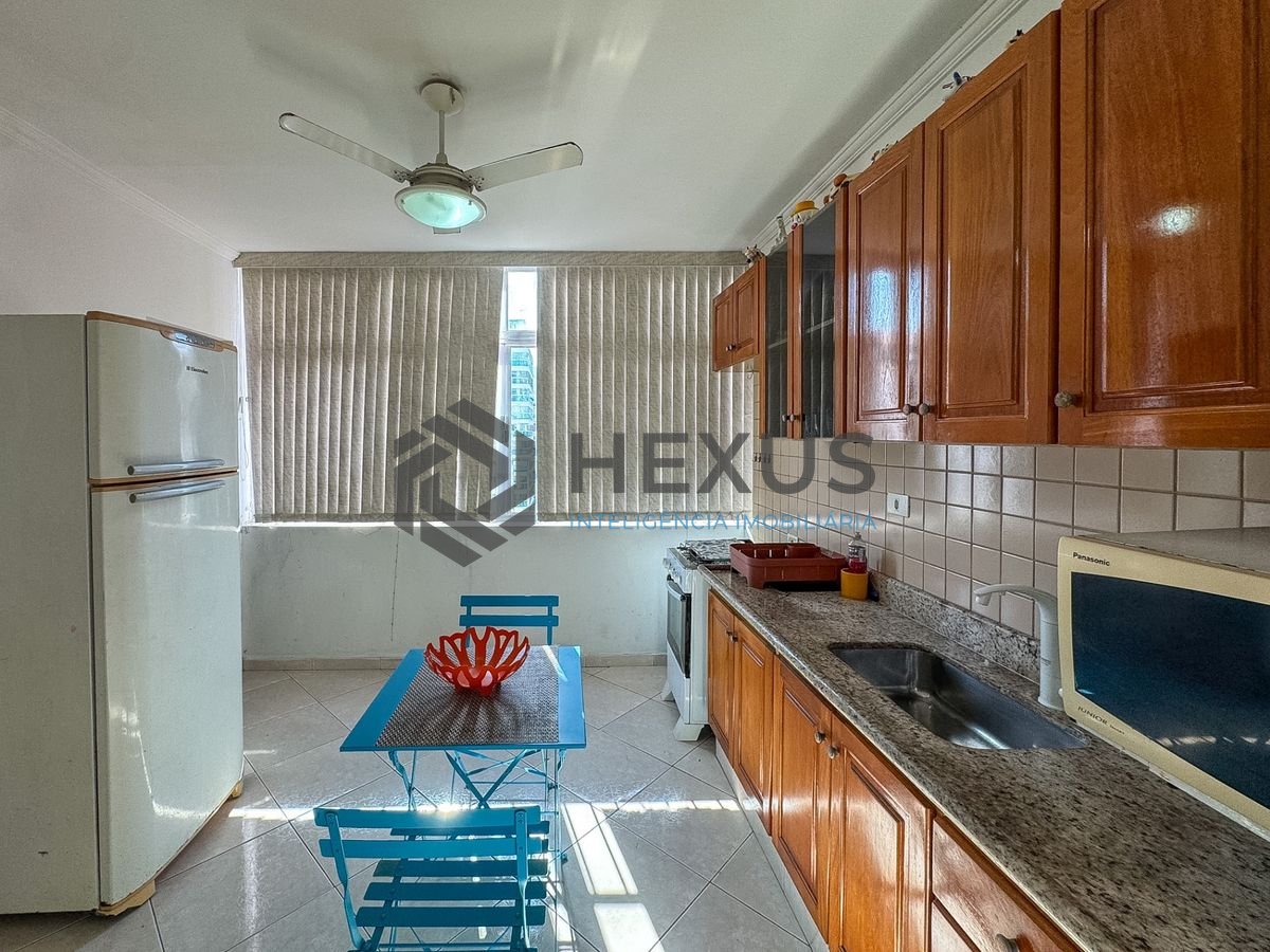 Foto 18 de Apartamento com varanda vista mar e lazer a 80m da praia nas Pitangueiras, Guarujá