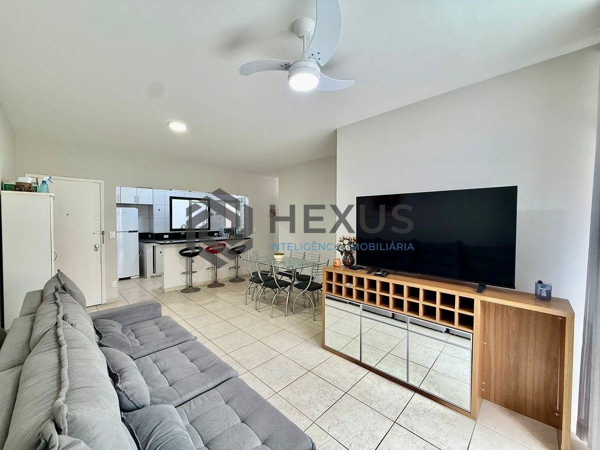 Foto 5 de Apartamento reformado com varanda a 300m da praia na região do Central Park na Enseada, Guarujá