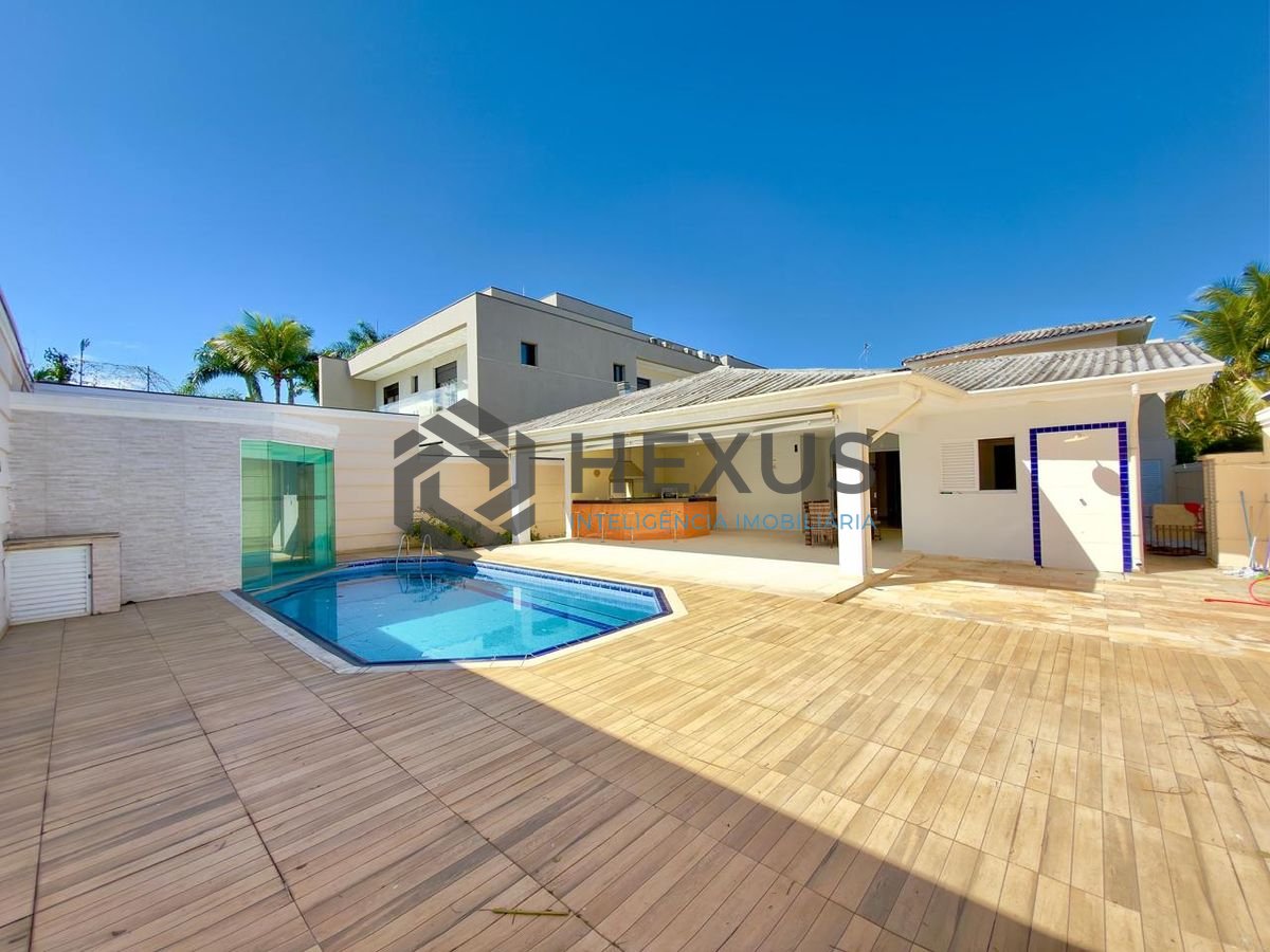 Foto 2 de Casa de alto padrão com piscina e área gourmet no Jardim Acapulco, Guarujá