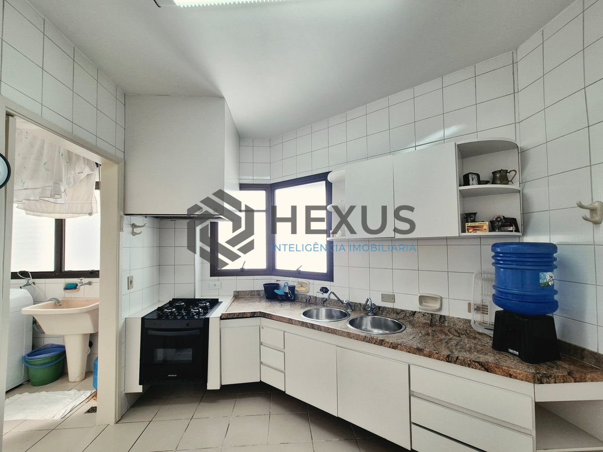 Foto 14 de Apartamento Duplex com varanda vista mar a 50m da praia nas Pitangueiras, Guarujá