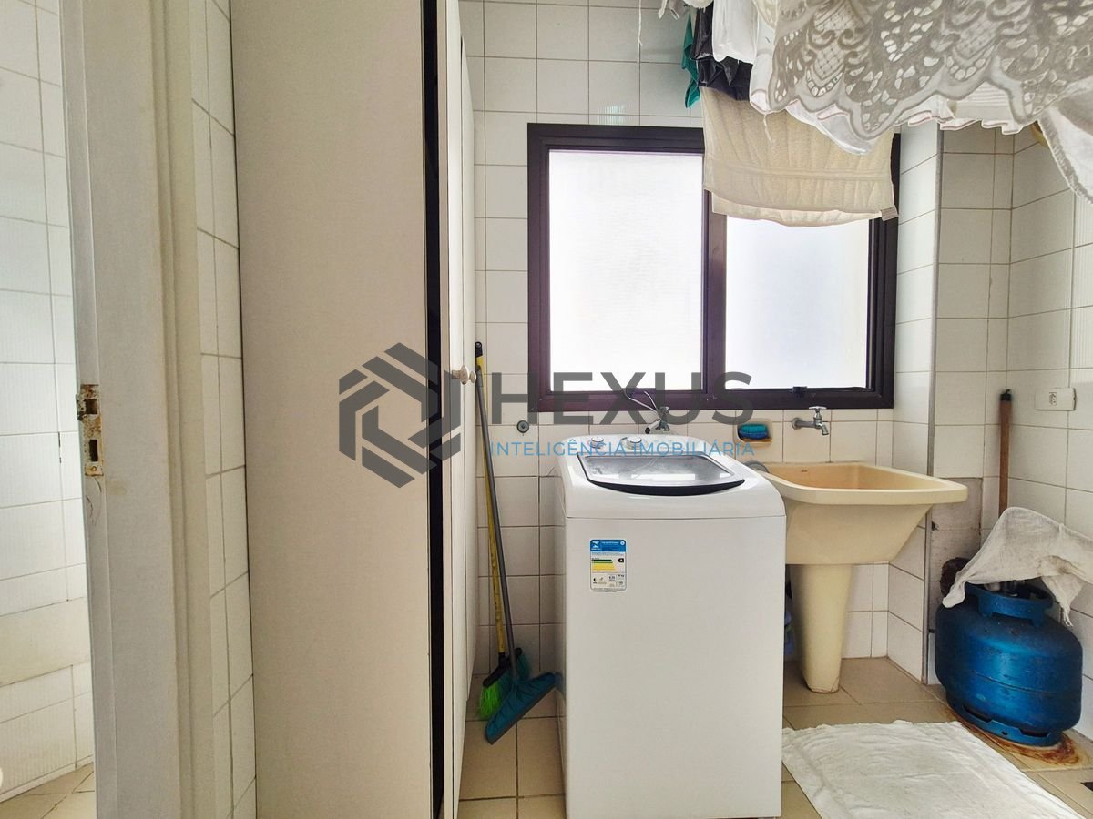 Foto 18 de Apartamento Duplex com varanda vista mar a 50m da praia nas Pitangueiras, Guarujá