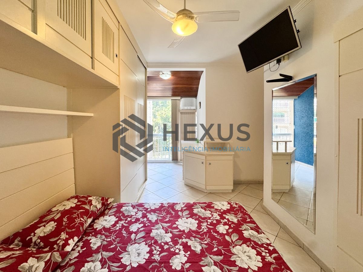 Foto 22 de Apartamento reformado com varanda e lazer a 100m da praia nas Pitangueiras, Guarujá