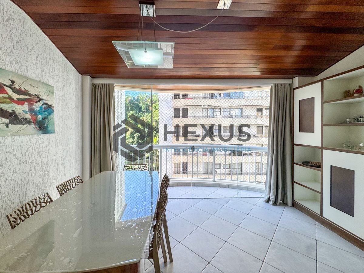 Foto 7 de Apartamento reformado com varanda e lazer a 100m da praia nas Pitangueiras, Guarujá