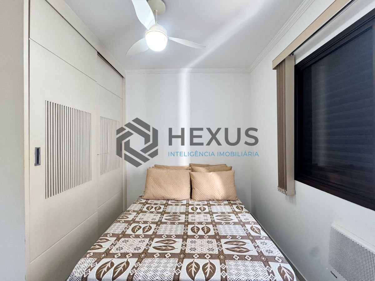 Foto 15 de Apartamento reformado com varanda e lazer a 100m da praia nas Pitangueiras, Guarujá