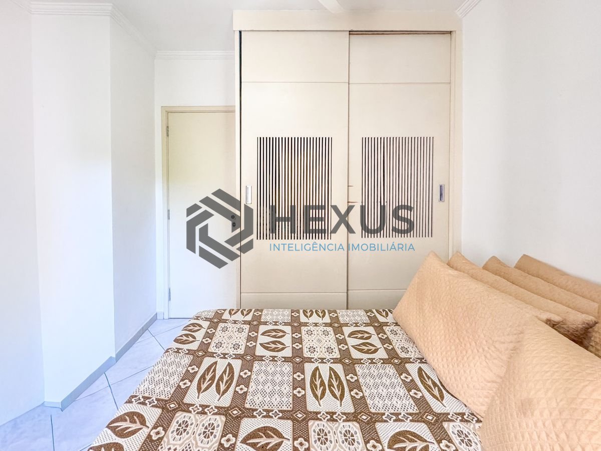 Foto 17 de Apartamento reformado com varanda e lazer a 100m da praia nas Pitangueiras, Guarujá