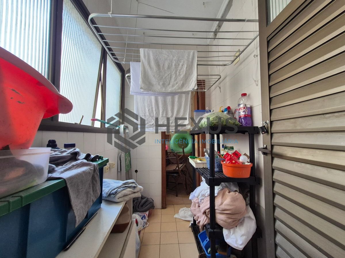 Foto 31 de Apartamento com varanda e lazer na beira mar das Pitangueiras, Guarujá
