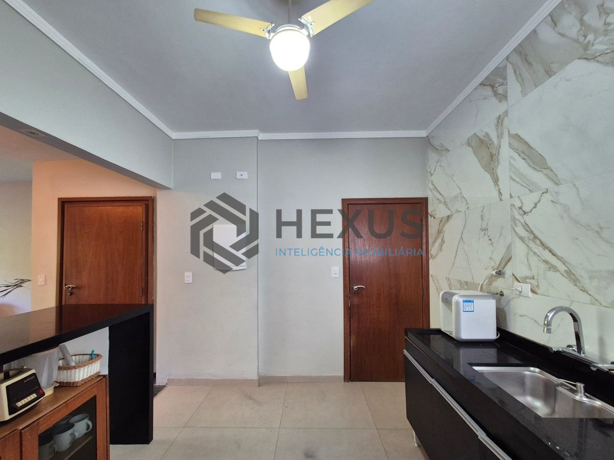Foto 29 de Apartamento com varanda e lazer na beira mar das Pitangueiras, Guarujá