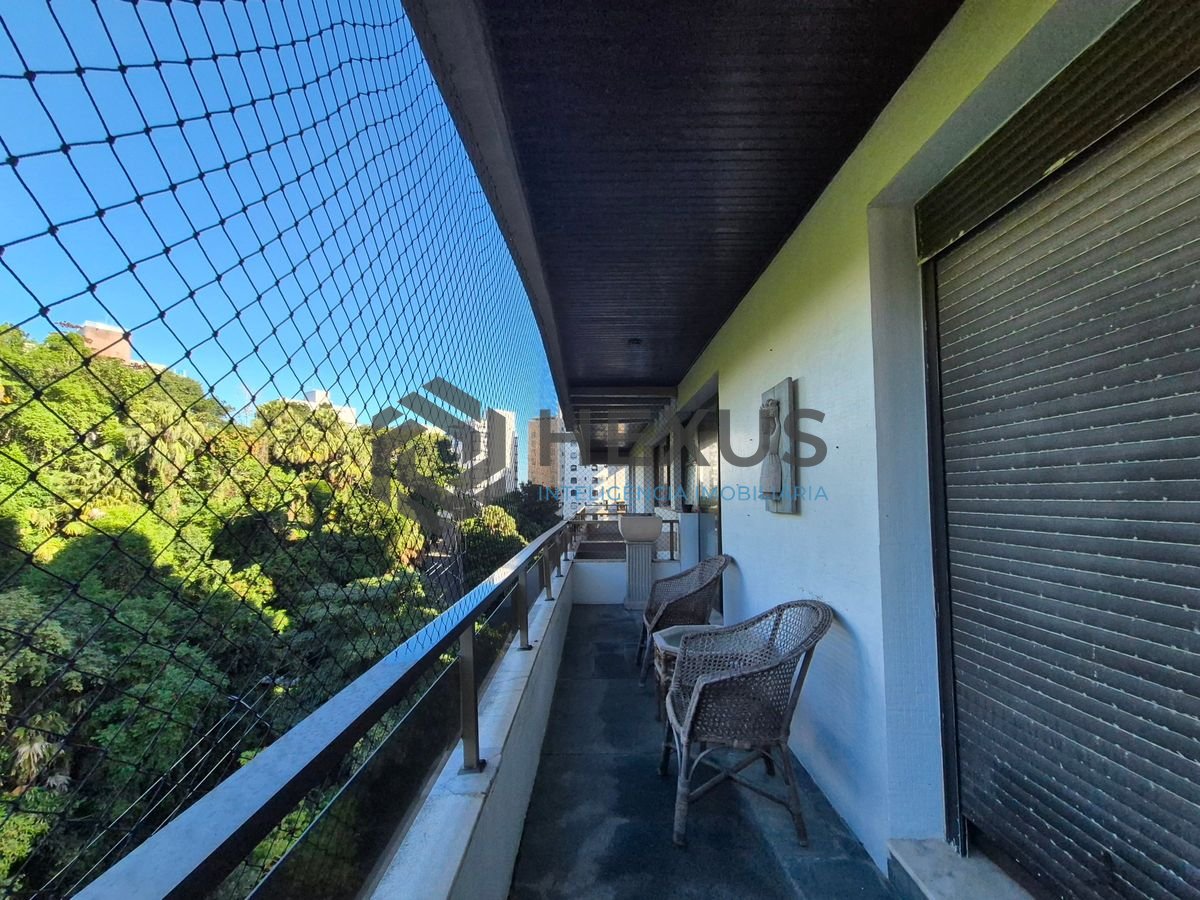Foto 10 de Apartamento com varanda e lazer na beira mar das Pitangueiras, Guarujá