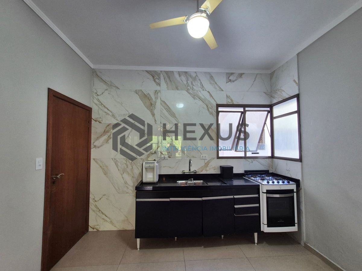Foto 28 de Apartamento com varanda e lazer na beira mar das Pitangueiras, Guarujá