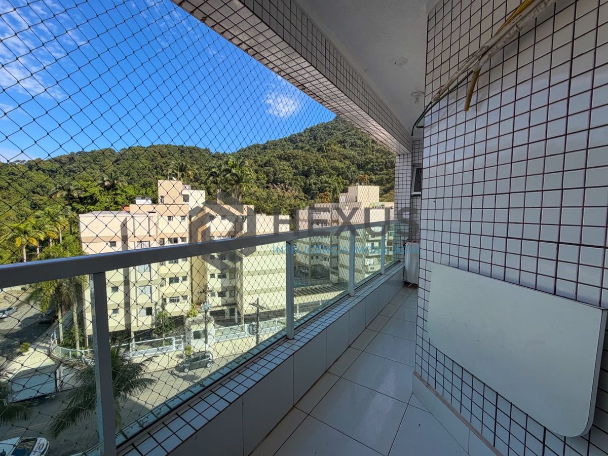 Foto 5 de Apartamento reformado com varanda e lazer na região do Jardim Tejereba na Enseada, Guarujá