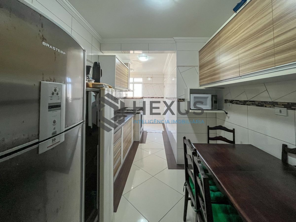Foto 31 de Apartamento com varanda vista mar na beira mar da praia nas Pitangueiras, Guarujá