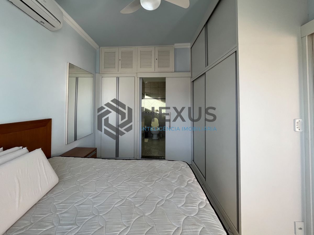 Foto 17 de Apartamento com varanda vista mar na beira mar da praia nas Pitangueiras, Guarujá