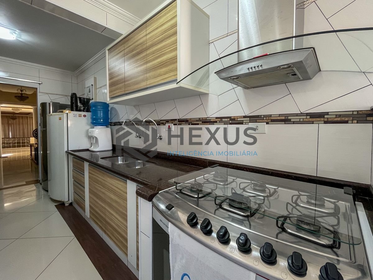 Foto 33 de Apartamento com varanda vista mar na beira mar da praia nas Pitangueiras, Guarujá
