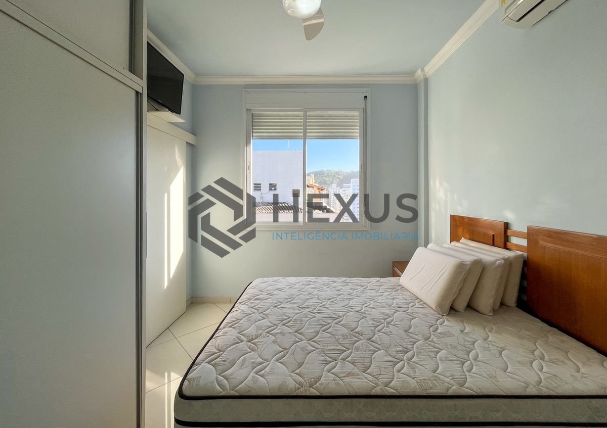 Foto 19 de Apartamento com varanda vista mar na beira mar da praia nas Pitangueiras, Guarujá