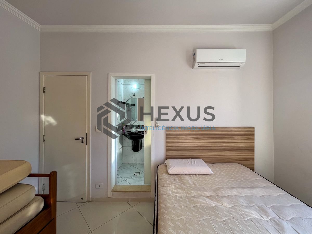 Foto 29 de Apartamento com varanda vista mar na beira mar da praia nas Pitangueiras, Guarujá