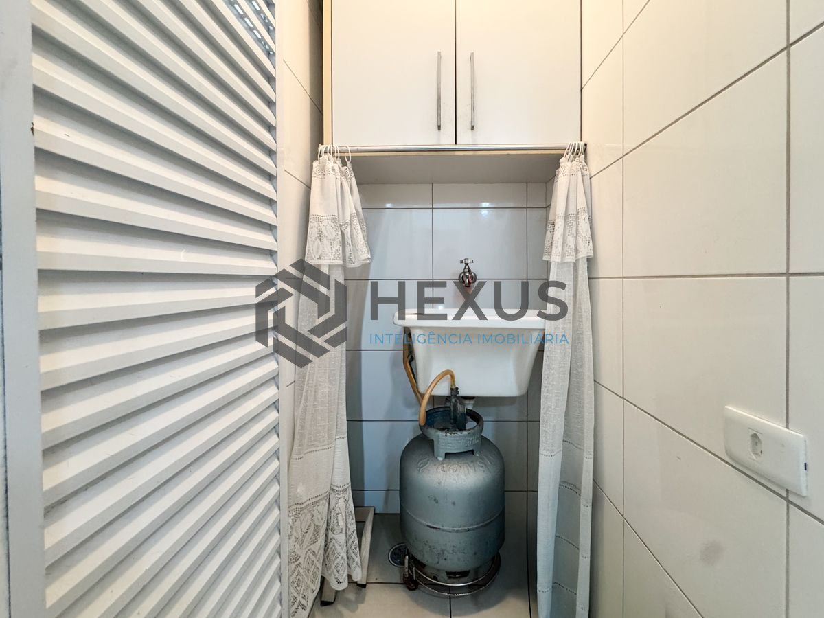Foto 21 de Apartamento reformado e lazer a 1 quadra da praia no Jardim Astúrias, Guarujá