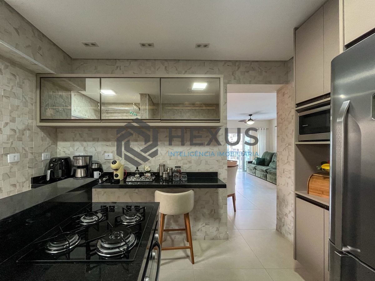 Foto 34 de Apartamento com varanda vista mar e lazer nas Pitangueiras, Guarujá