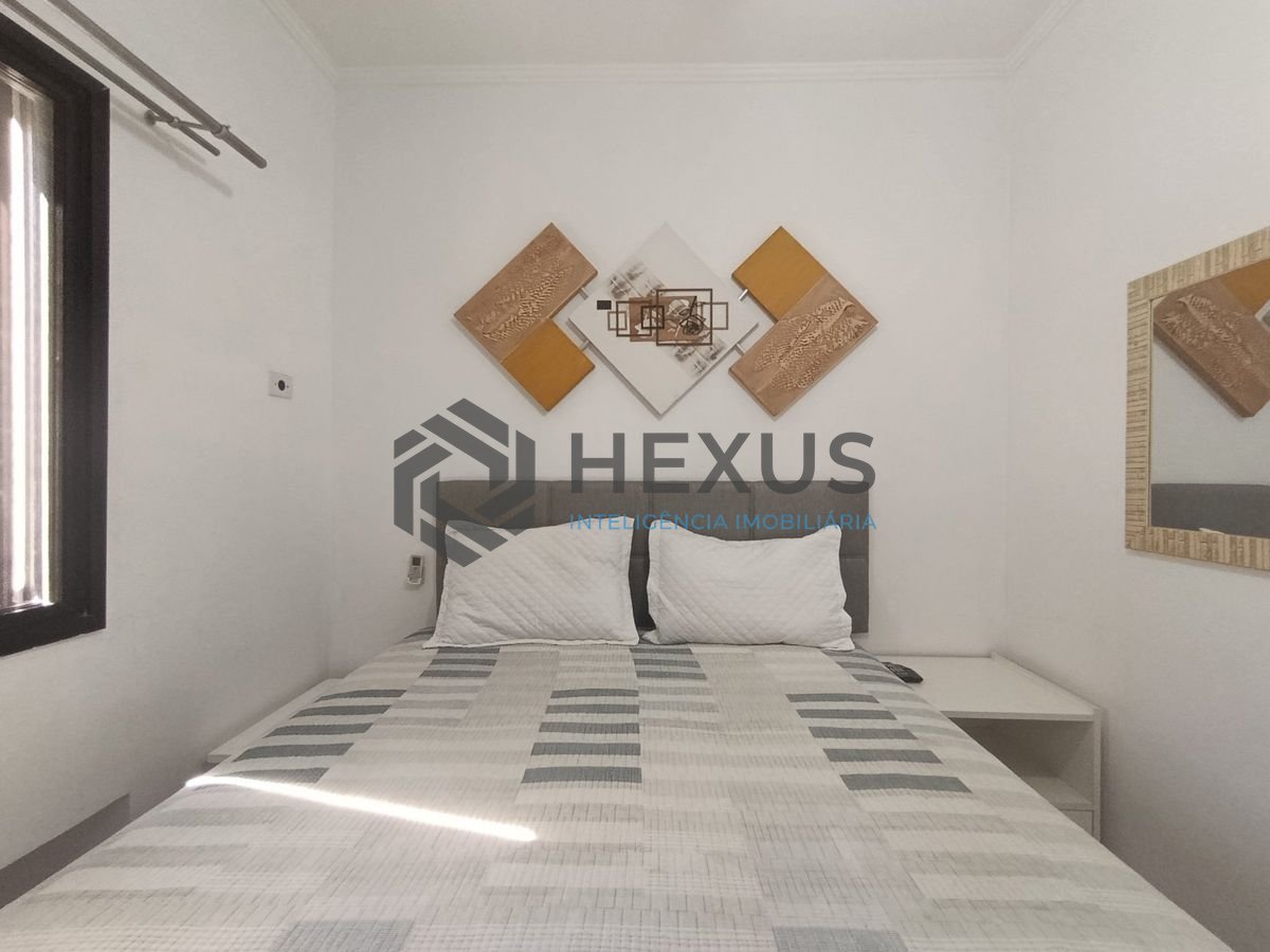 Foto 12 de Apartamento reformado com varanda e lazer a 150m da praia na região do Aquário na Enseada, Guarujá