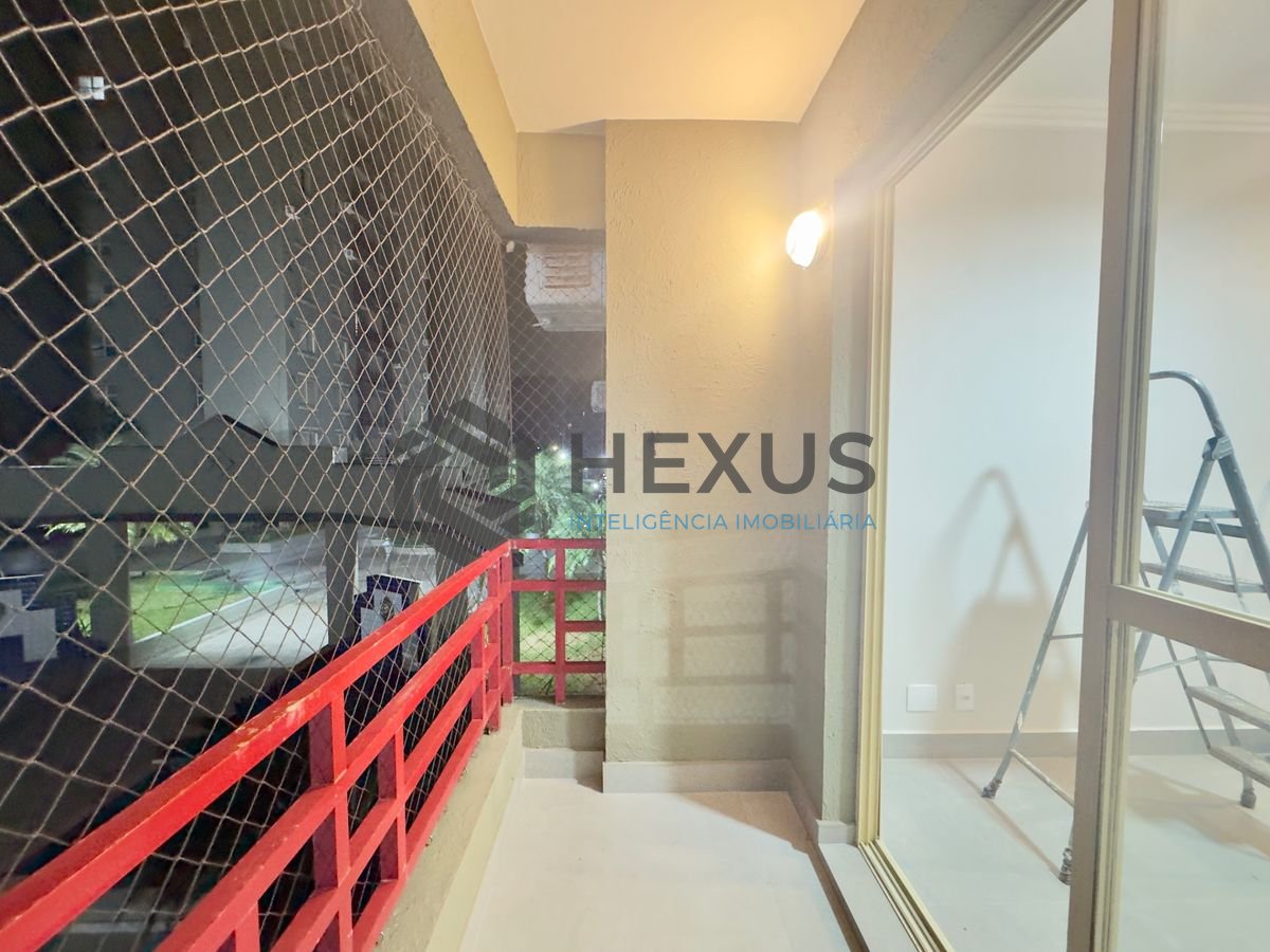 Foto 6 de Apartamento reformado com varanda e lazer na Enseada, Guarujá
