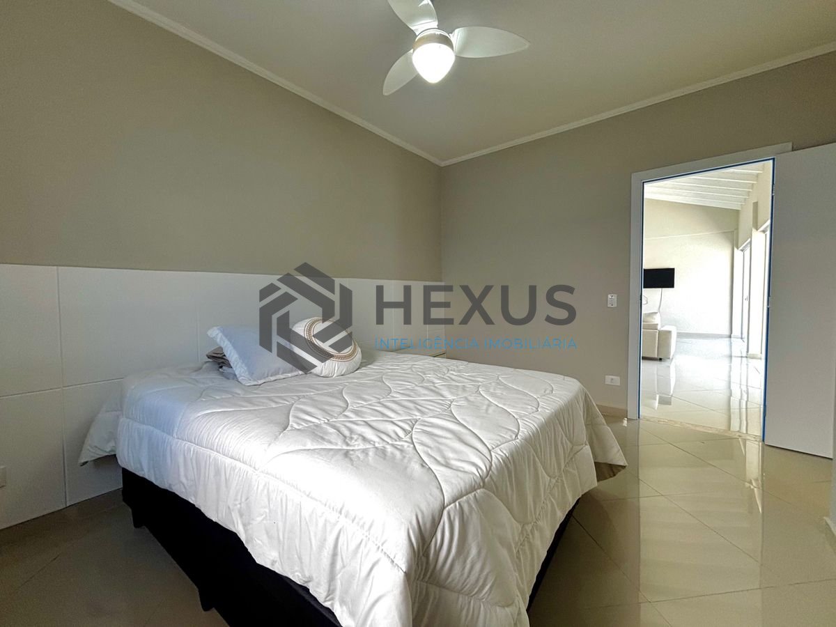 Foto 21 de Casa reformada com piscina e área gourmet no Jardim Acapulco, Guarujá