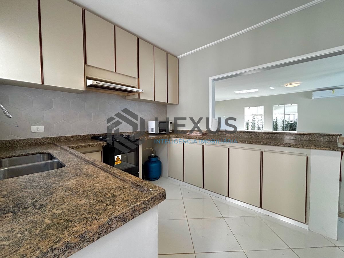 Foto 29 de Casa reformada com piscina e área gourmet no Jardim Acapulco, Guarujá