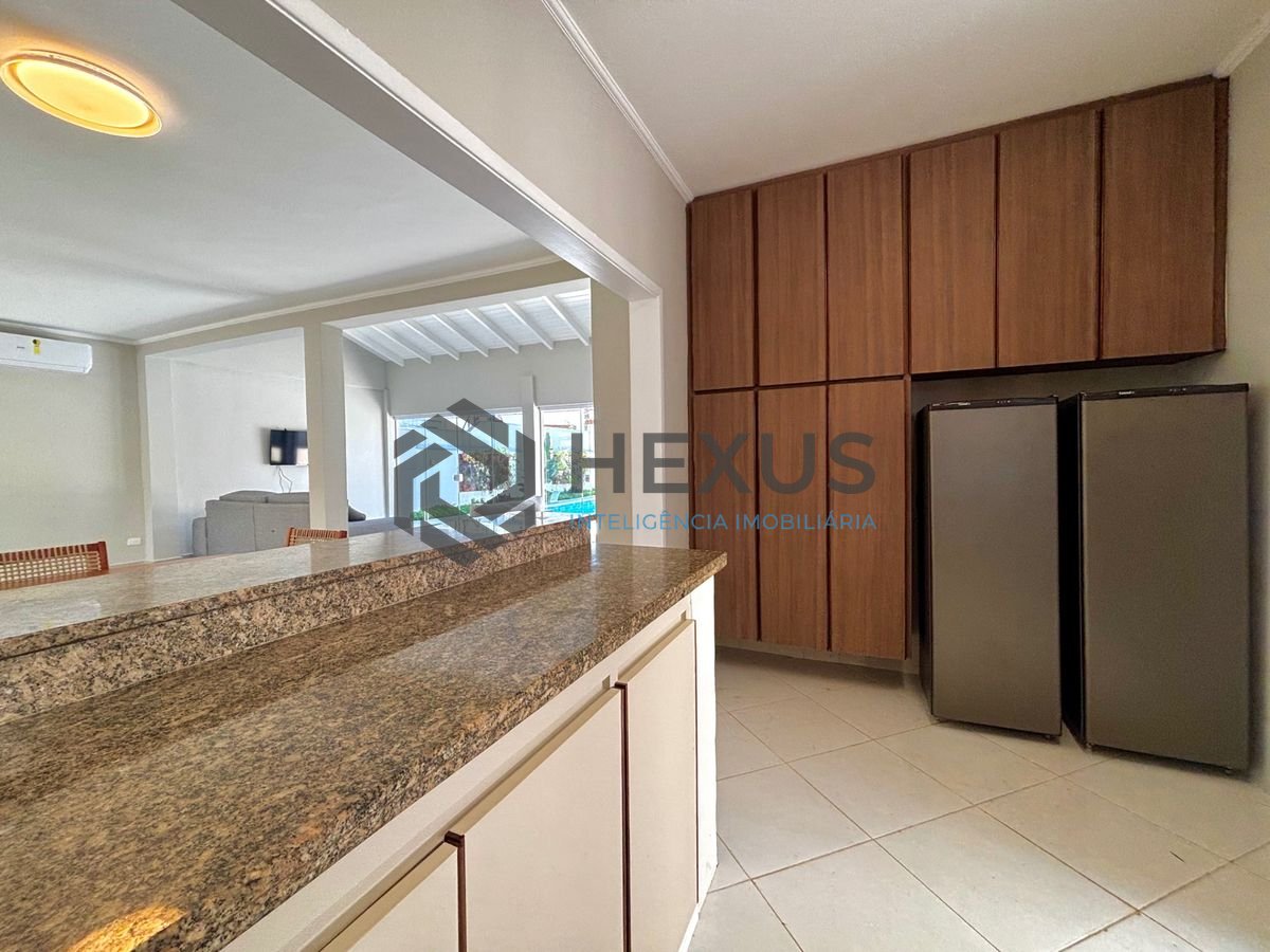 Foto 28 de Casa reformada com piscina e área gourmet no Jardim Acapulco, Guarujá