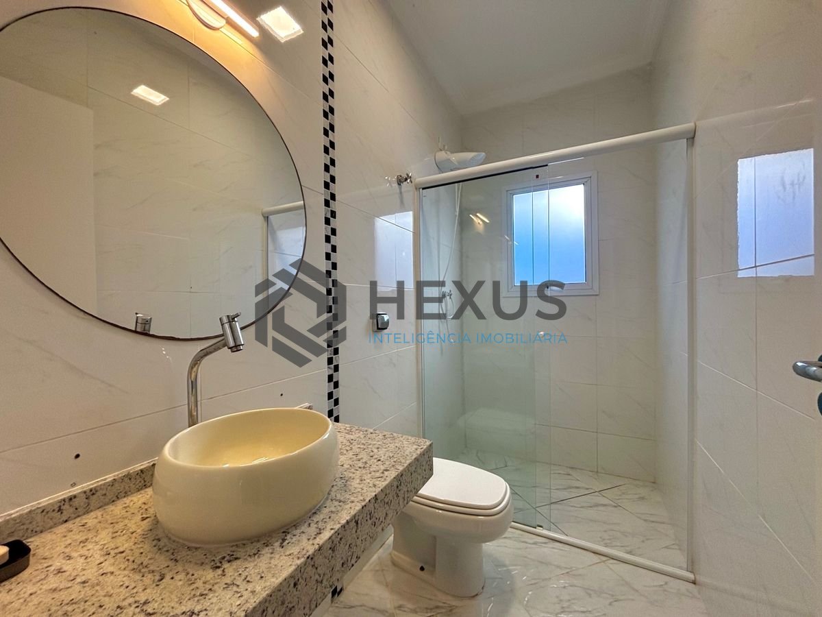 Foto 22 de Casa reformada com piscina e área gourmet no Jardim Acapulco, Guarujá