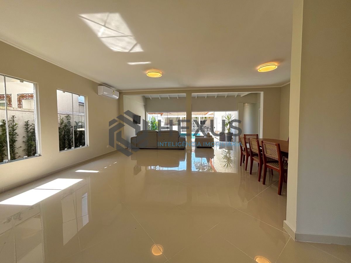 Foto 6 de Casa reformada com piscina e área gourmet no Jardim Acapulco, Guarujá