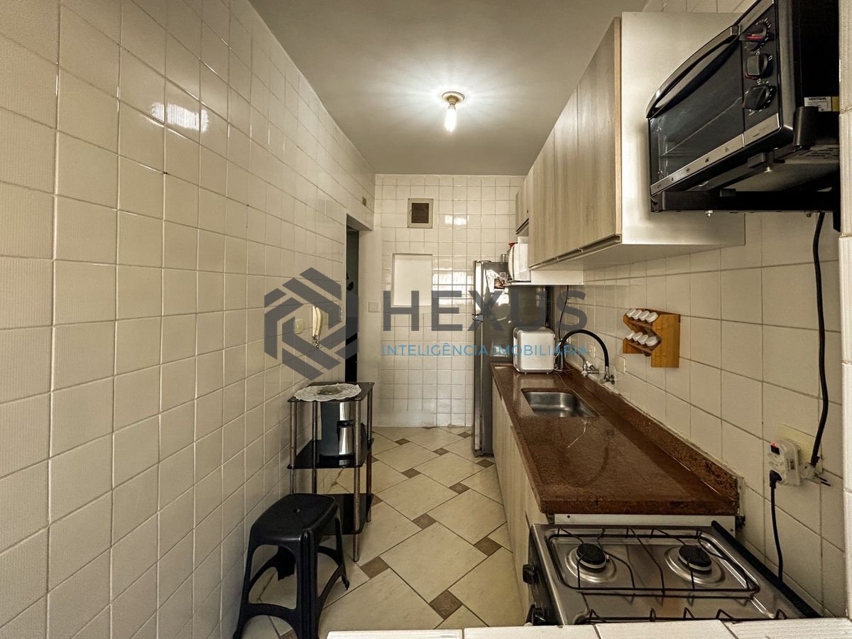 Foto 14 de Apartamento com varanda e lazer a 200m da praia no Jardim Astúrias, Guarujá
