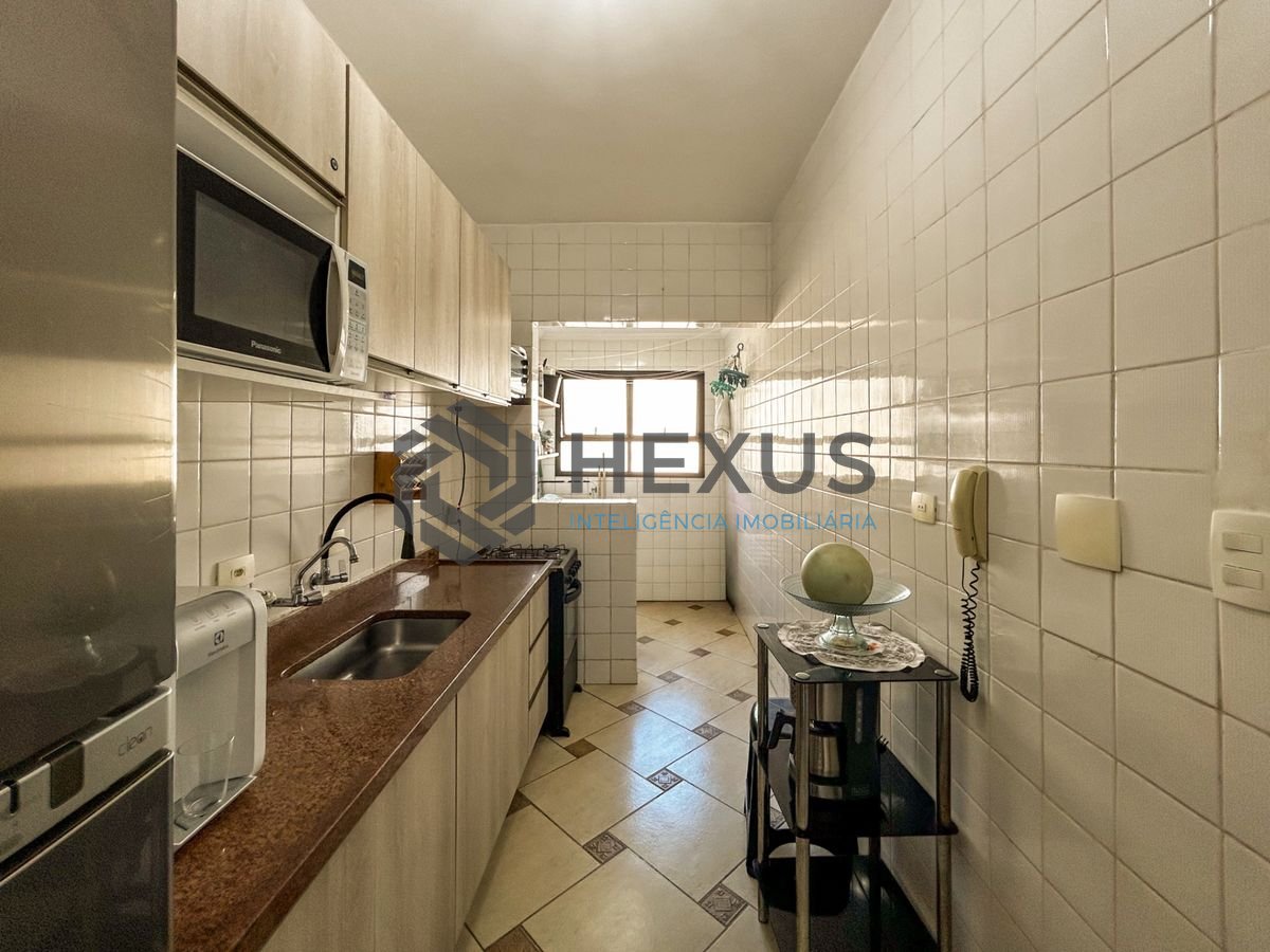 Foto 15 de Apartamento com varanda e lazer a 200m da praia no Jardim Astúrias, Guarujá