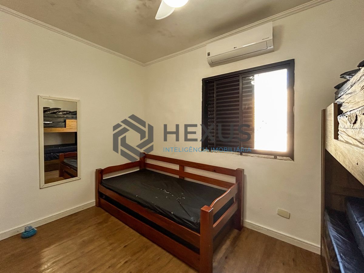 Foto 13 de Apartamento com varanda e lazer a 200m da praia no Jardim Astúrias, Guarujá