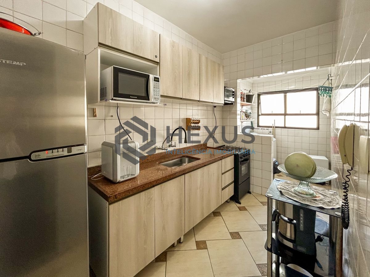 Foto 16 de Apartamento com varanda e lazer a 200m da praia no Jardim Astúrias, Guarujá