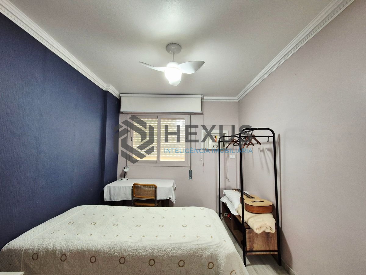 Foto 13 de Apartamento com varanda vista mar a 1 quadra da praia nas Pitangueiras, Guarujá