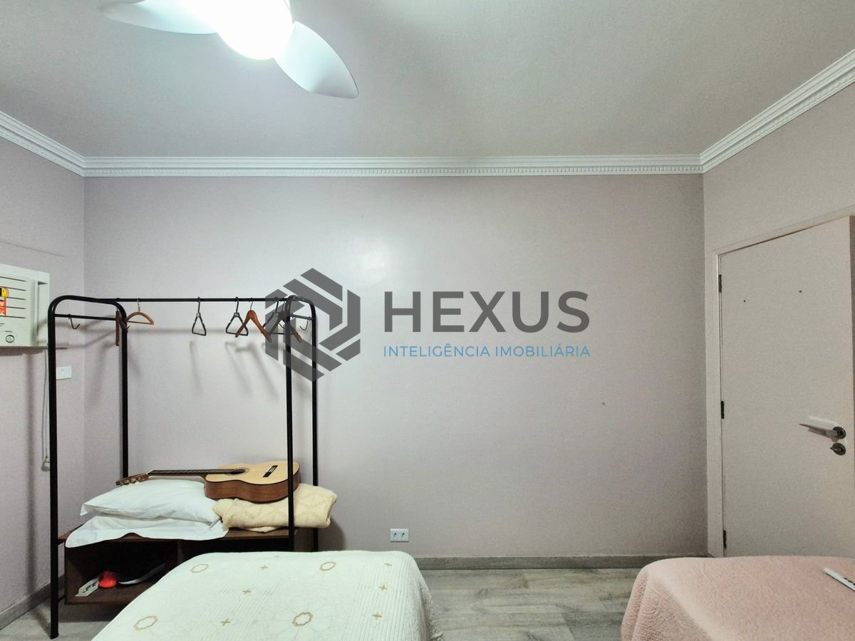 Foto 14 de Apartamento com varanda vista mar a 1 quadra da praia nas Pitangueiras, Guarujá
