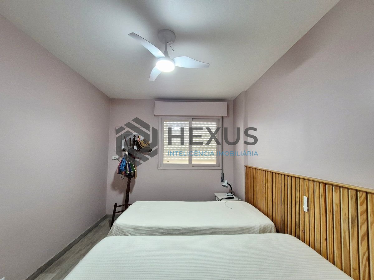 Foto 18 de Apartamento com varanda vista mar a 1 quadra da praia nas Pitangueiras, Guarujá